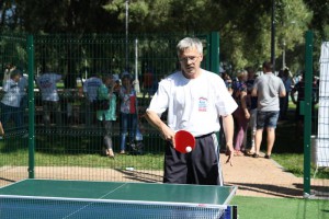 Член ЕР Андрей Абертасов защищает честь Южного округа в настольном теннисе