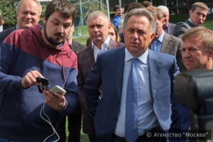Виталий Мутко посетил футбольный центр спорта и образования «Чертаново»