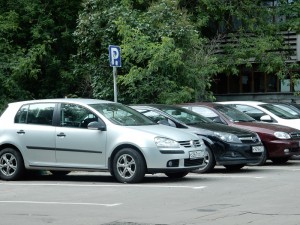В Мосгордуме готовы обсуждать и рассматривать обращения от москвичей с просьбой создания специализированных парковок у школ и детских садов