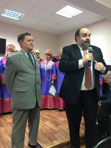 Депутат Сергей Куранов (справа) прокомментировал очередное предложение Мосгордумы 