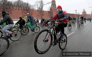 В Москве прошел первый зимний велопарад 