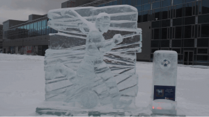 В «Парке легенд» открылась выставка ледяных скульптур «Рекорды спорта»