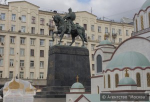 Подготовка Тверской площади к фестивалю «Московская весна»