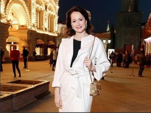 Заслуженная артистка России Ольга Кабо принимает участие в акции Моя Победа, которая стартовала в ЮАО Москвы