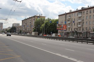 Улицы Нагорного района продолжают очищать от незаконных построек
