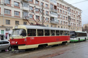 В Нагорном районе отменили два трамвайных маршрута на время ремонта путей.