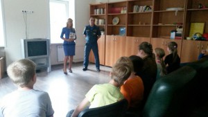 Сотрудники МЧС встретились с детьми Нагорного района