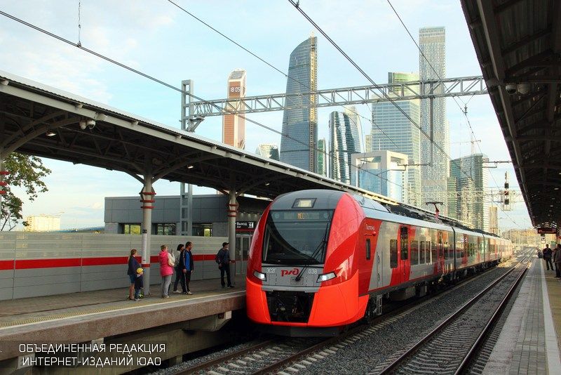 Городская электричка МЦК разгрузила станции на 2-х ветках метро