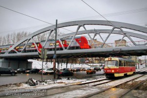 Трамвайные пути под станицей МЦК "Верхние Котлы"
