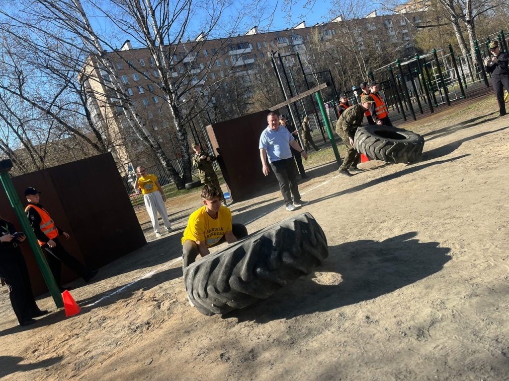 «Зарница 2.0»: ученики Бауманской инженерной школы №1580 стали участниками военно-патриотической игры. Фото: официальная страница Бауманской инженерной школы №1580 в социальных сетях