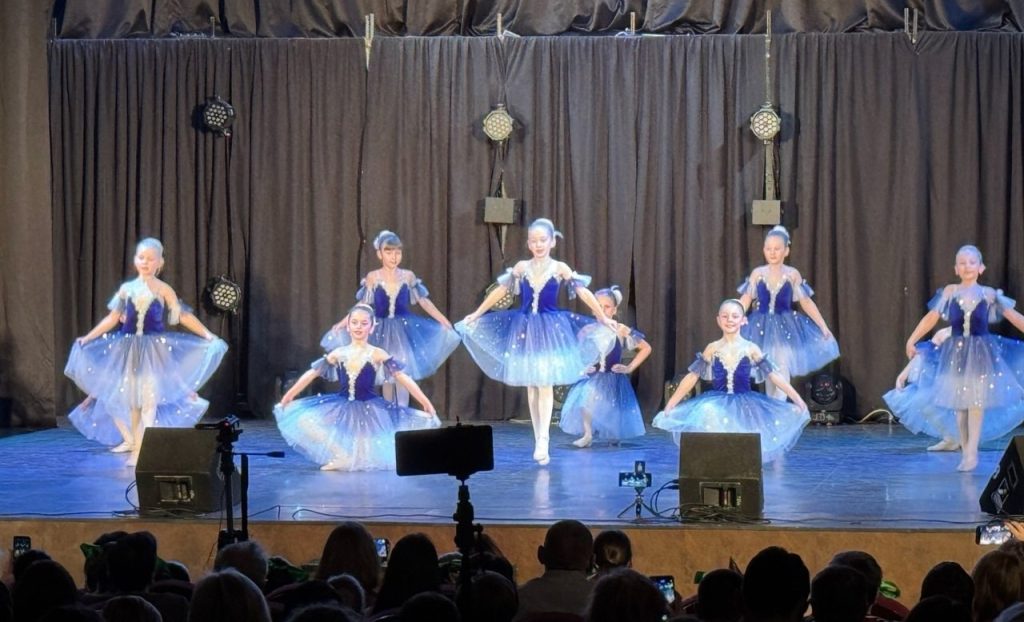 Отчетный концерт хореографического отделения ДШИ «Тутти» состоялся в ДК «Нагорный. Фото: официальная страница Дома культуры «Нагорный» в социальных сетях