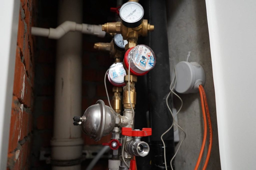 Ежегодное отключение горячей воды началось в домах Москвы. Фото: Анна Быкова, «Вечерняя Москва»