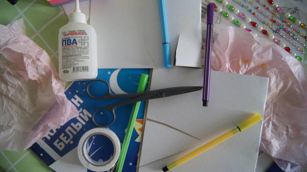 Мастер-класс по созданию семейной открытки состоится в библиотеке №148 имени Федора Тютчева. Фото: Татьяна Петрыкина, «Вечерняя Москва»