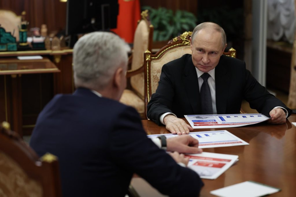 На фото Президент Российской Федерации Владимир Путин и мэр Москвы Сергей Собянин. Фото: Telegram-канал мэра Москвы Сергея Собянина