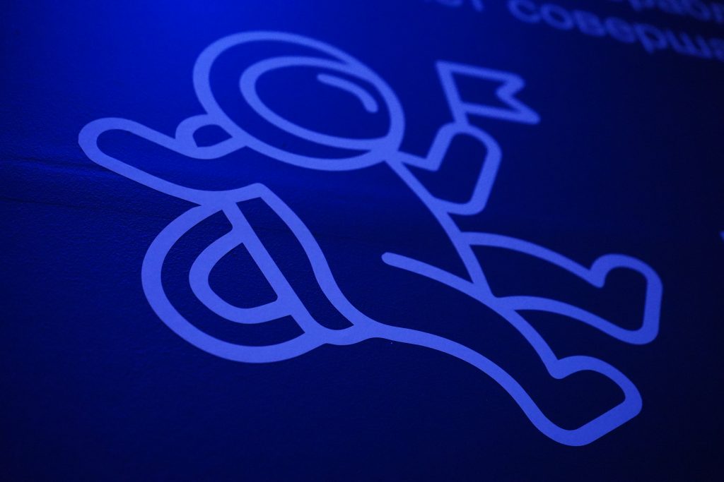 Ученики Бауманской инженерной школы №1580 стали финалистами стратегического соревнования «КОСМОС». Фото: Анна Быкова, «Вечерняя Москва»