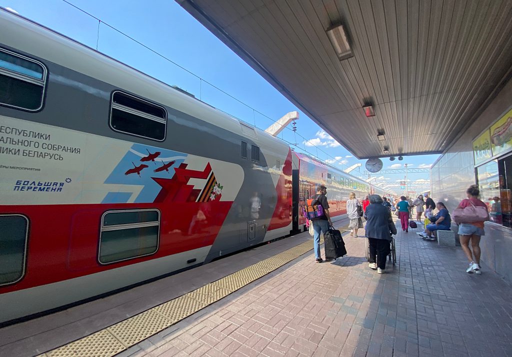 Ученики Бауманской инженерной школы №1580 вернулись из образовательной поездки в Санкт-Петербург. Фото: Анна Быкова, «Вечерняя Москва»