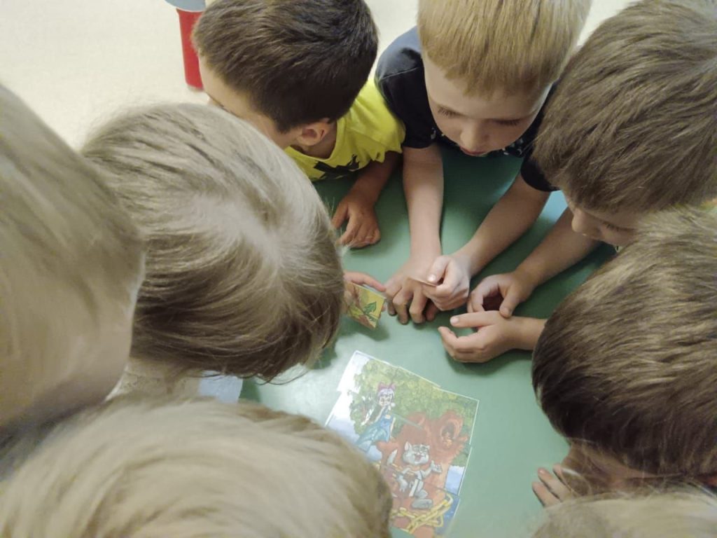 Ребята из ДО при школе №1450 «Олимп» отметили Пушкинский день. Фото: официальная страница школы в социальных сетях