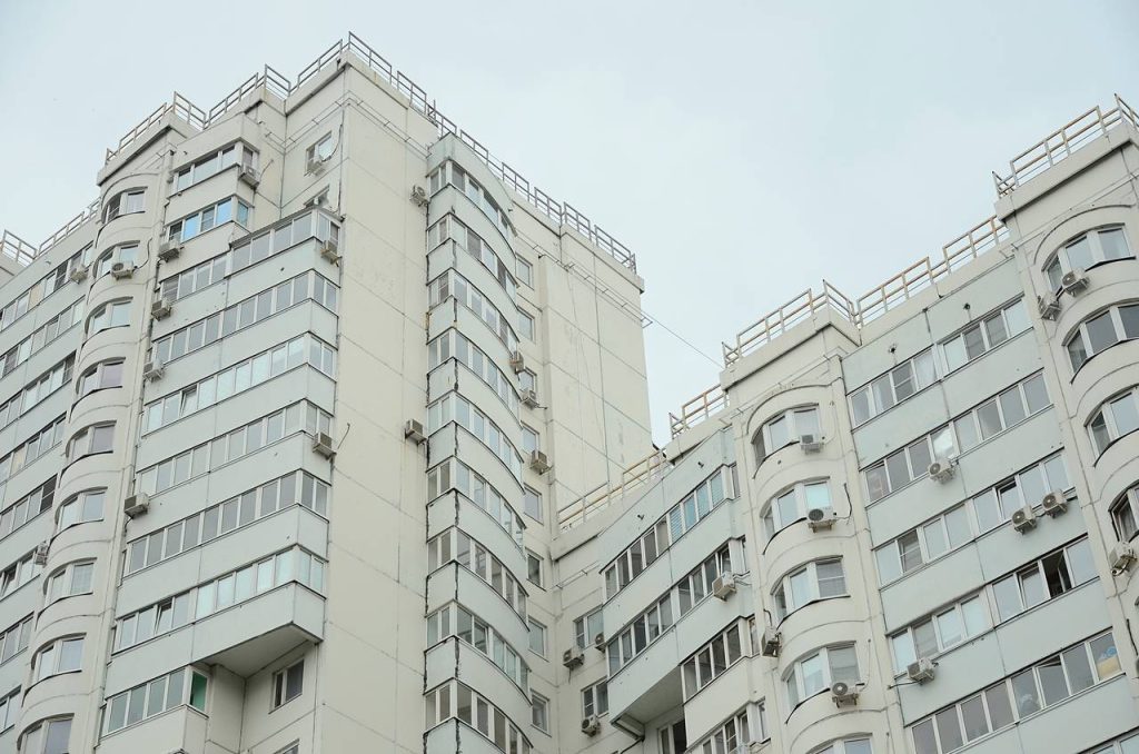 Глава управы Нагорного района провел традиционный обход территории. Фото: Анна Быкова, «Вечерняя Москва»