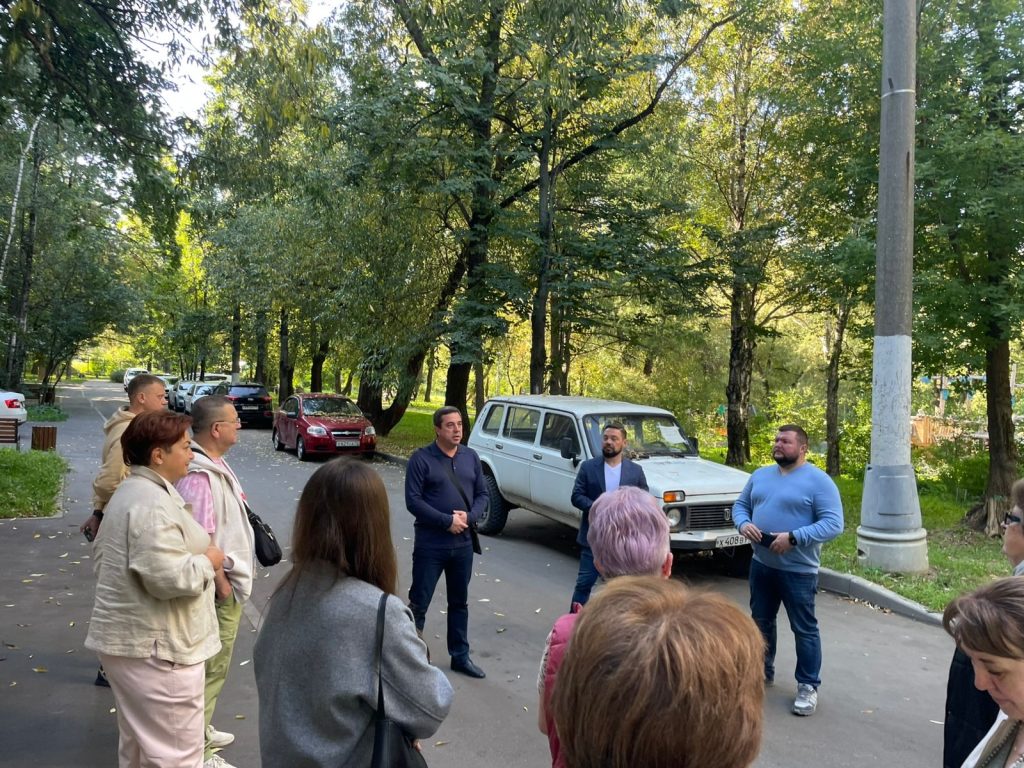 В Нагорном районе пройдет плановый обход территории при участии депутата Виктора Горна. Фото: официальная страница управы Нагорного района в социальных сетях