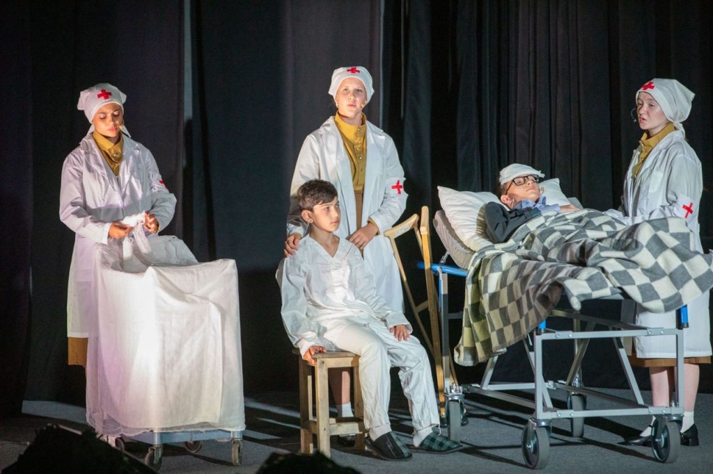 Ученица инженерной школы №1580 выступила в мюзикле «Уголек». Фото: страница Бауманской инженерной школы №1580 в социальных сетях 