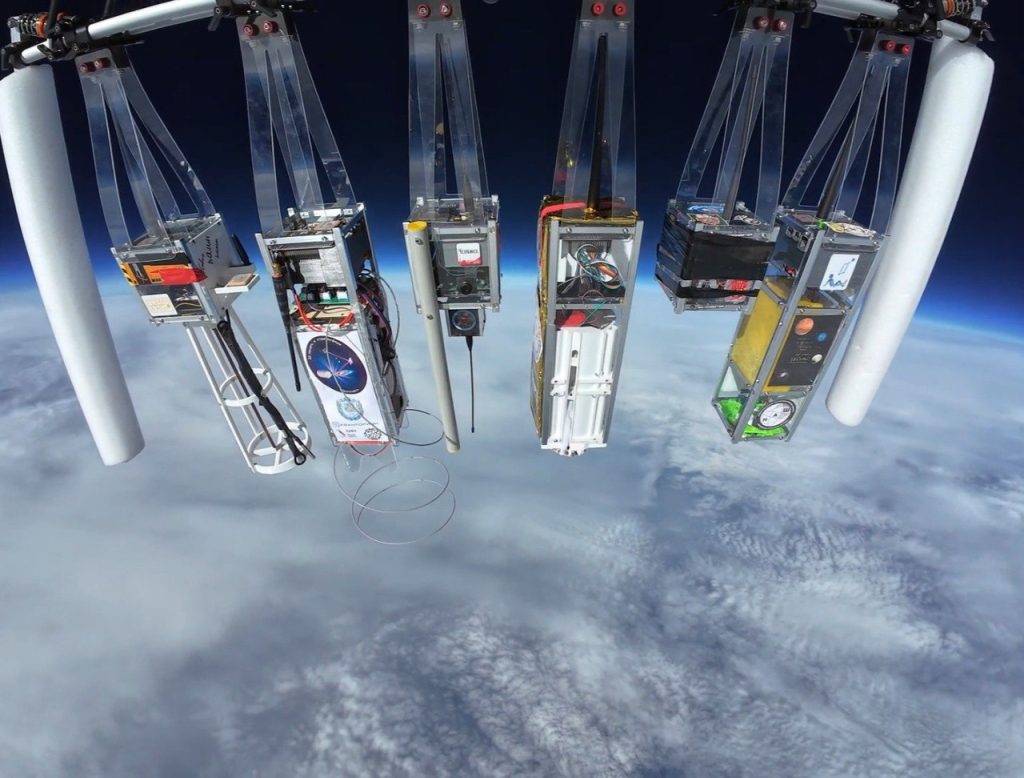 Ученики инженерной школы №1580 запустили стратосферный спутник. Фото: страница Бауманской инженерной школы 1580 в социальных сетях 