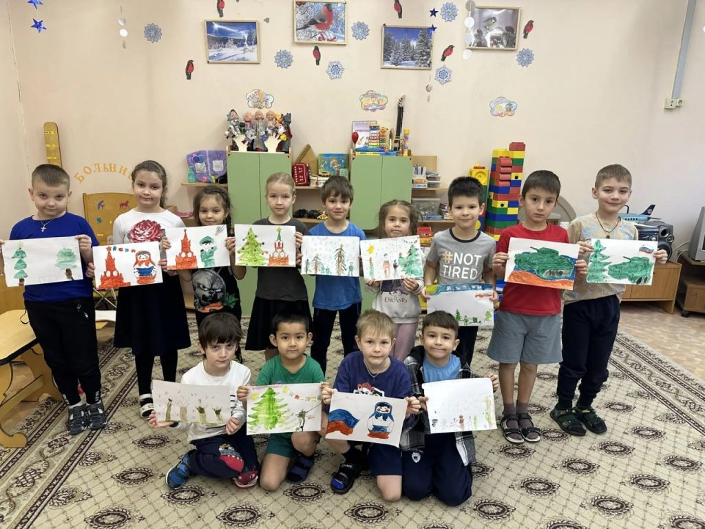 Дошкольники школы №1862 подготовили рисунки для военнослужащих. Фото:  страница школы №1862 в социальных сетях