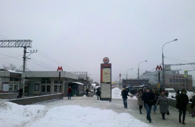 В Нагорном проверили объекты торговли возле станций метро