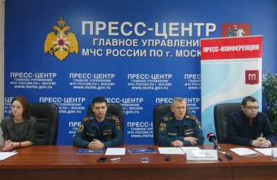 За прошедший год на территории Москвы было спасено около двух тысяч жизней - Мищенко (второй справа)