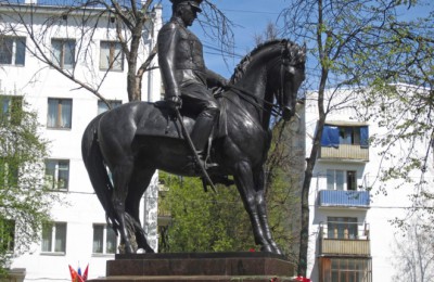 Памятник Константину Рокоссовскому, который лидирует в голосовании