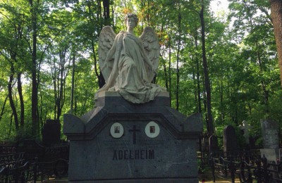 Одно из кладбищ в Москве