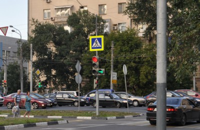 Новый светофор установили в Нагорном районе