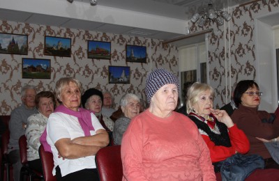 Пенсионеры в Нагорном районе