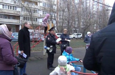 Участковый Сергей Комаров отчитался перед жителями района