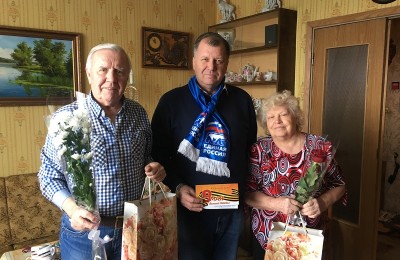 Депутаты поздравили семью Арсеньевых с юбилеем