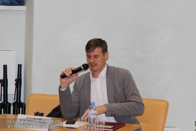 Глава управы Александр Красовский на встрече с жителями