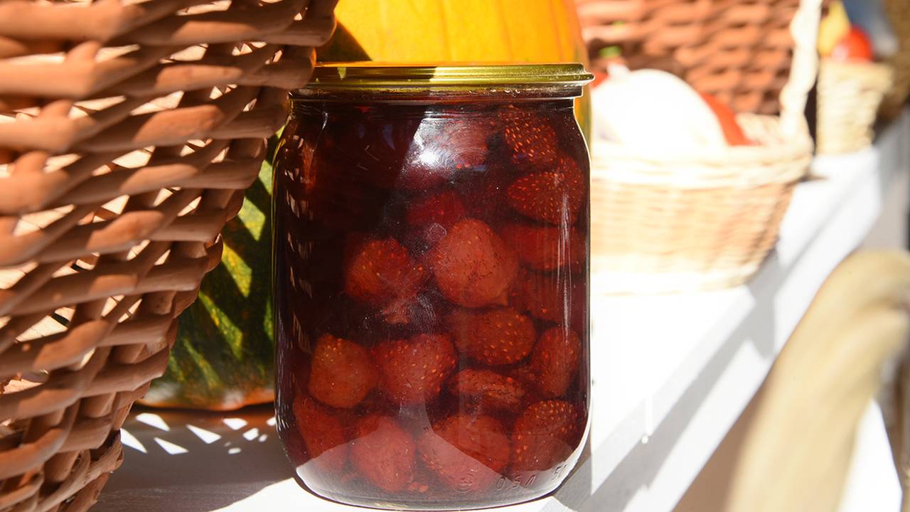 Воспитанники ЦССВ «Вертикаль» сварили варенье. Фото: Пелагия Замятина, «Вечерняя Москва»