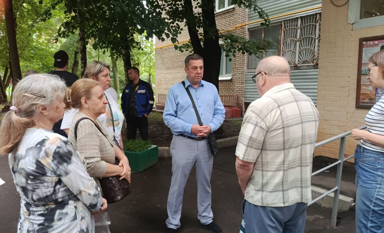 Плановый обход территории провел глава управы Нагорного района. Фото: официальная страница управы района Нагорный города Москвы в социальных сетях