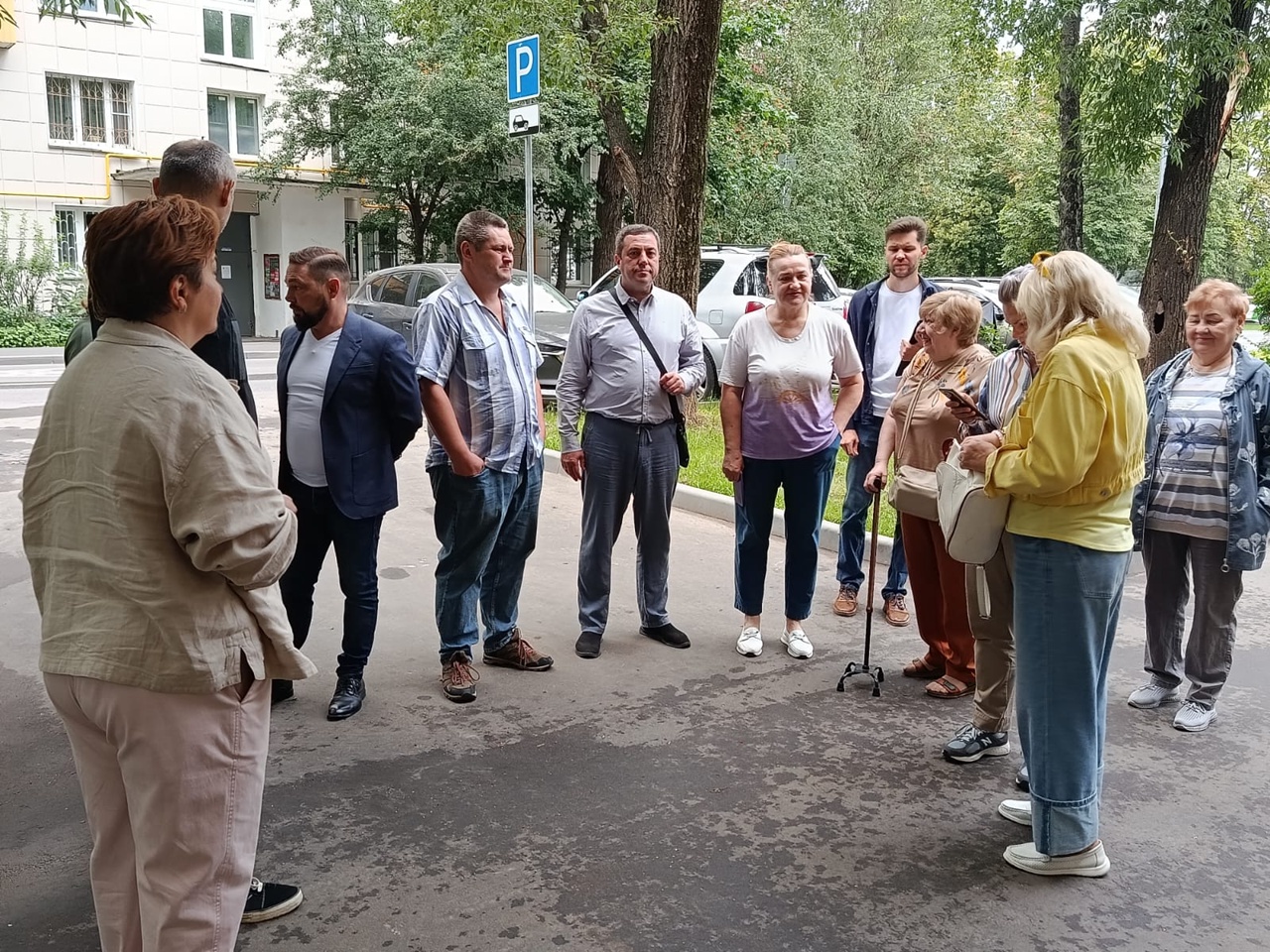 Обход территории провел глава управы Нагорного района. Фото: официальная страница управы района Нагорный города Москвы в социальных сетях