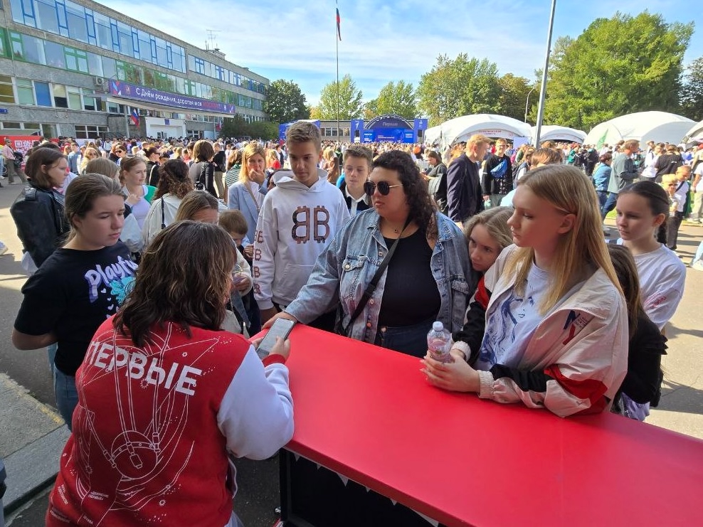 «Движение первых»: ученики школы №1580 приняли участие в тематическом слете. Фото: страница Бауманской инженерной школы №1580 в социальных сетях