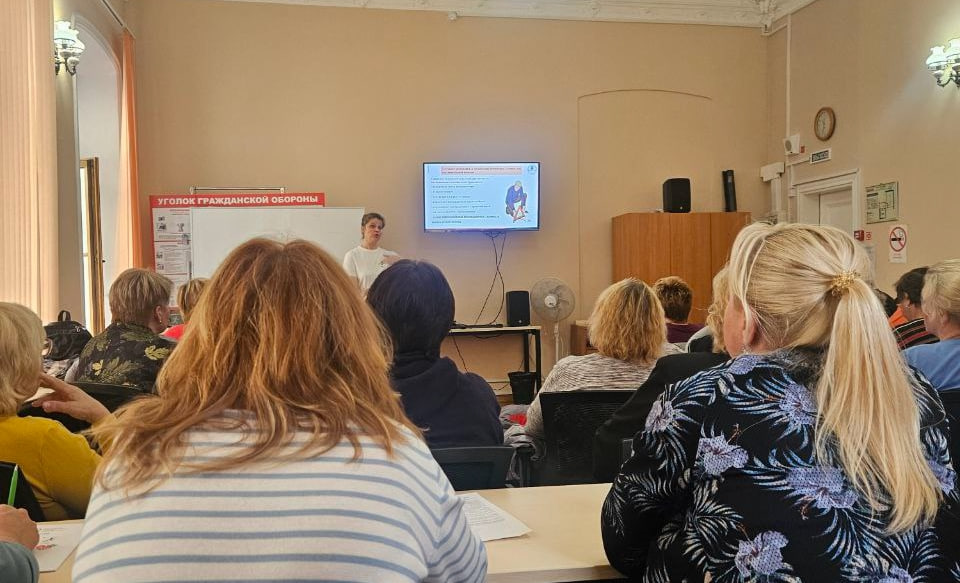 Депутат Екатерина Бурова прошла обучение по оказанию первой помощи. Фото: официальная страница Екатерины Буровой в социальных сетях