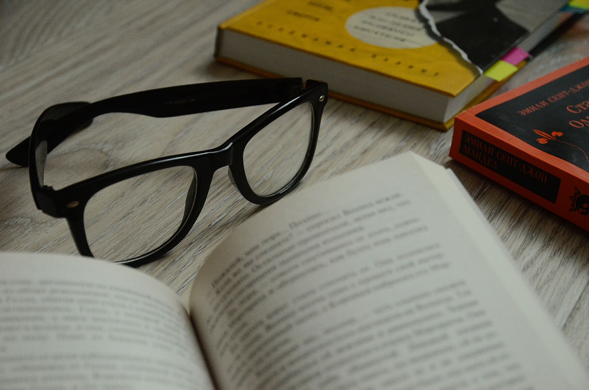 «Он зовется Саша Черный»: сотрудники библиотеки №148 имени Федора Тютчева расскажут о писателе Серебряного века. Фото: Анна Быкова, «Вечерняя Москва»