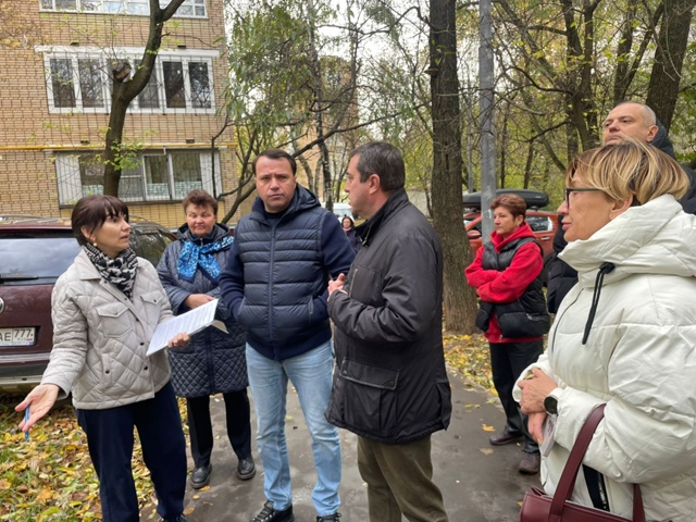 Плановый обход территории Нагорного района посетила Юлия Новикова. Фото: официальная страница управы Нагорного района в социальных сетях