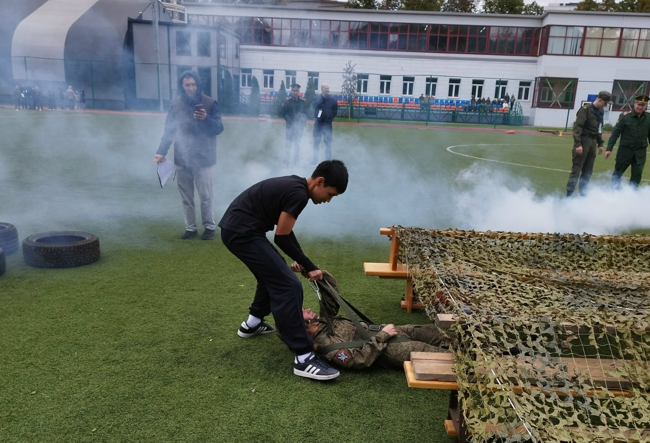 Кадеты школы №504 посетили военно-медицинскую эстафету. Фото: страница школы №504 в социальных сетях