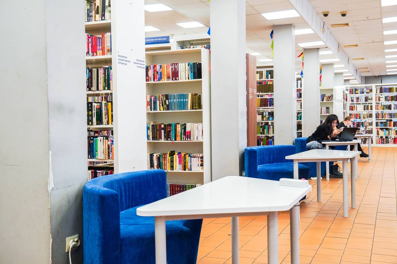 «Слава тебе, Герой!»: ученики школы №1580 поучаствовали в конкурсе чтецов. Фото: Ксения Догонашева, «Вечерняя Москва»