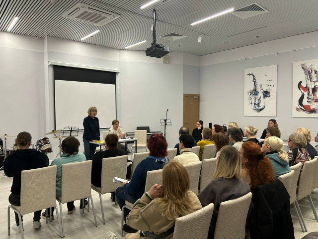 Рабочее совещание в ГБУ «Мой социальный помощник» провела Екатерина Бурова. Фото: официальная страница Екатерины Буровой в социальных сетях