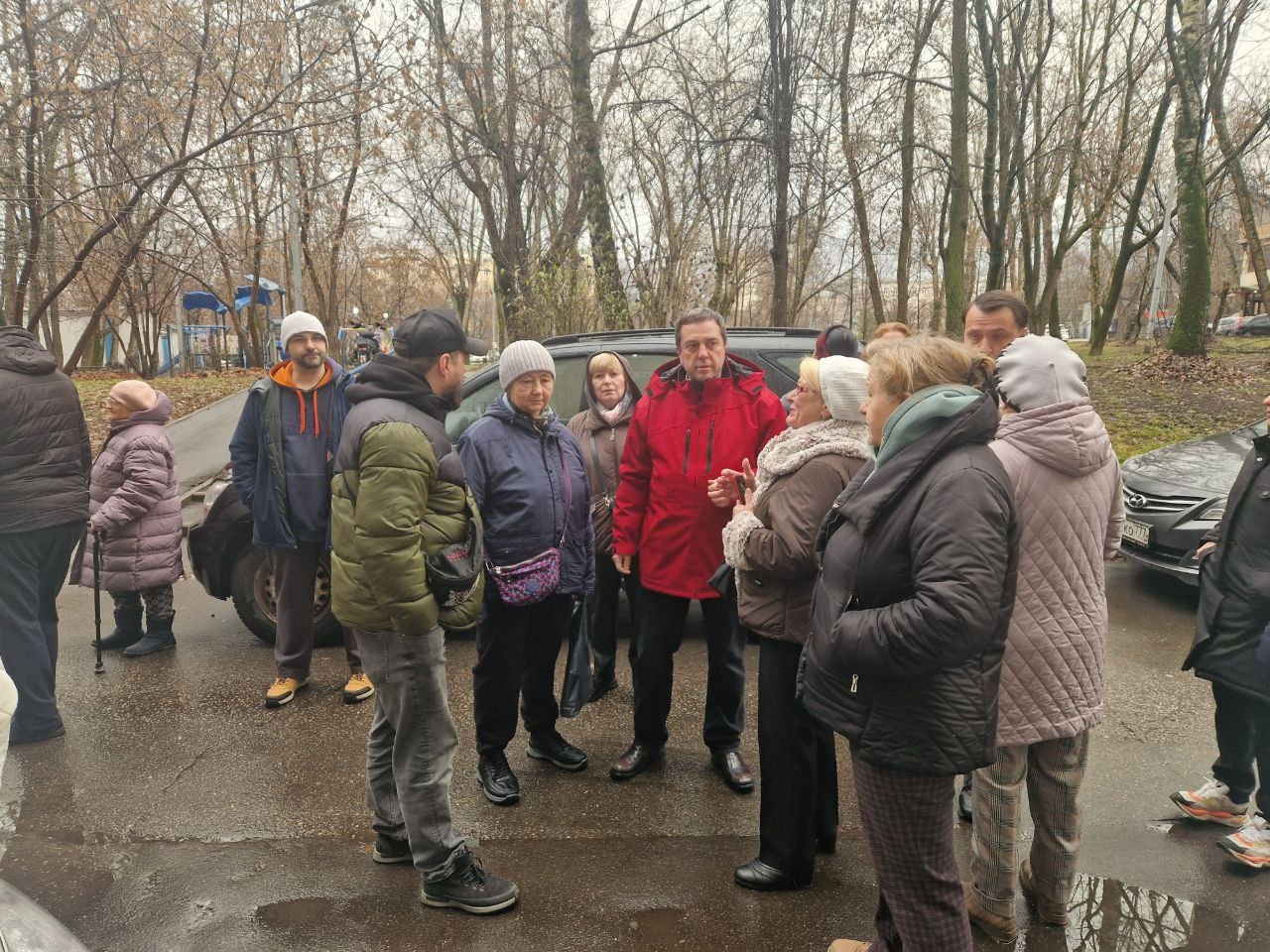 Состоялся плановый обход территории Нагорного района с участием Татьяны Филипповой. Фото: официальная страница управы Нагорного района в социальных сетях
