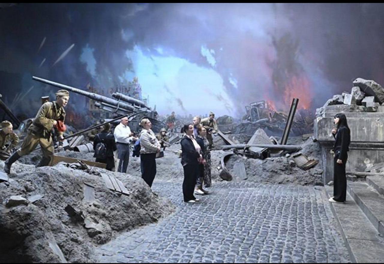 Более 400 представителей судебной системы Москвы почтили подвиг героев в Музее Победы. Фото: Пресс-служба департамента по обеспечению деятельности мировых судей г. Москвы / Пресс служба ведомства 