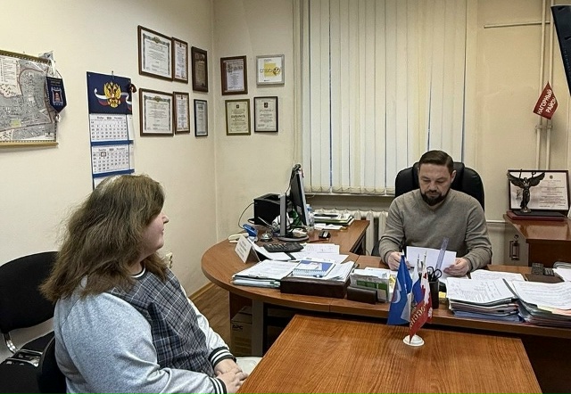 Депутат Виктор Горн организовал личный прием местных жителей. Фото: официальная страница Виктора Горна в социальных сетях