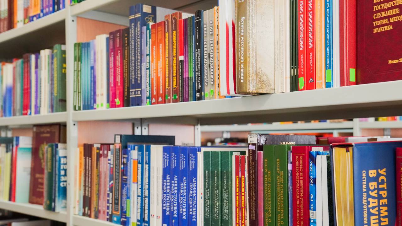 «Дорогу жизни вечно будем помнить»: в библиотеке №148 организуют мероприятие. Фото: Ксения Догонашева, «Вечерняя Москва»