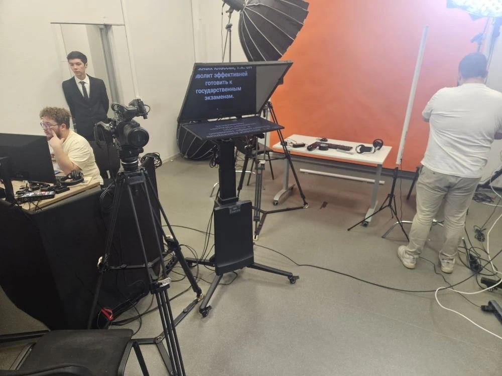 Сотрудники школы №1862 апробируют цифровой конструктор для учителей «Собери урок». Фото: страница школы №1862 в социальных сетях